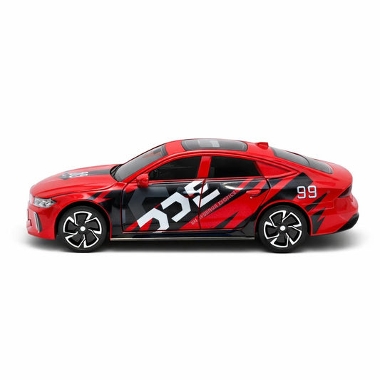 Masinuta sport sedan aliaj metalic scara 1:32, alba cu grafica rosu albastru, 4 usi functionale