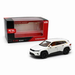 Masinuta SUV metalica metal model scara 1:32, alba cu linie aurie, interior maro, portiere functionale
