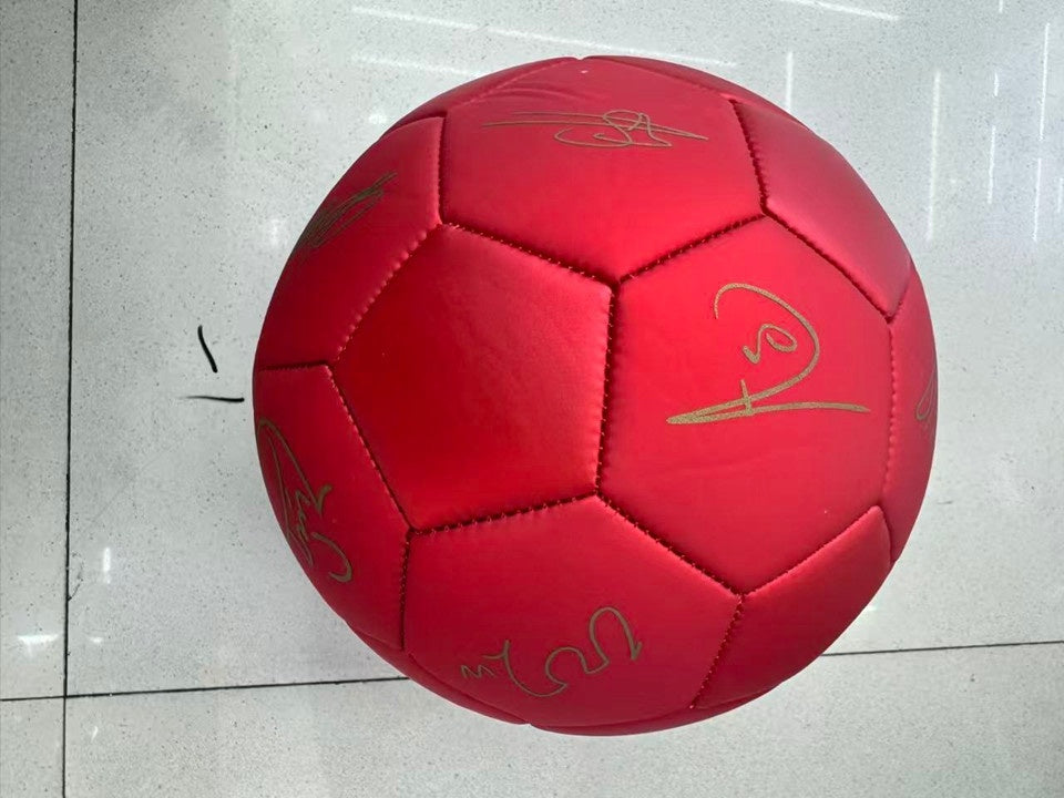 Minge fotbal decorativă roșie cu autografe aurii, 22 cm