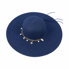 Pălărie Damă Bleumarin de Vară cu Bor Lat, Lanț Decorativ și Perle Elegante