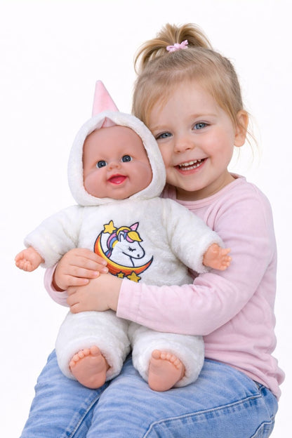 Papusa bebelus 50 cm, costum alb pufos cu unicorn, recita Ingerasul, jucarie interactiva