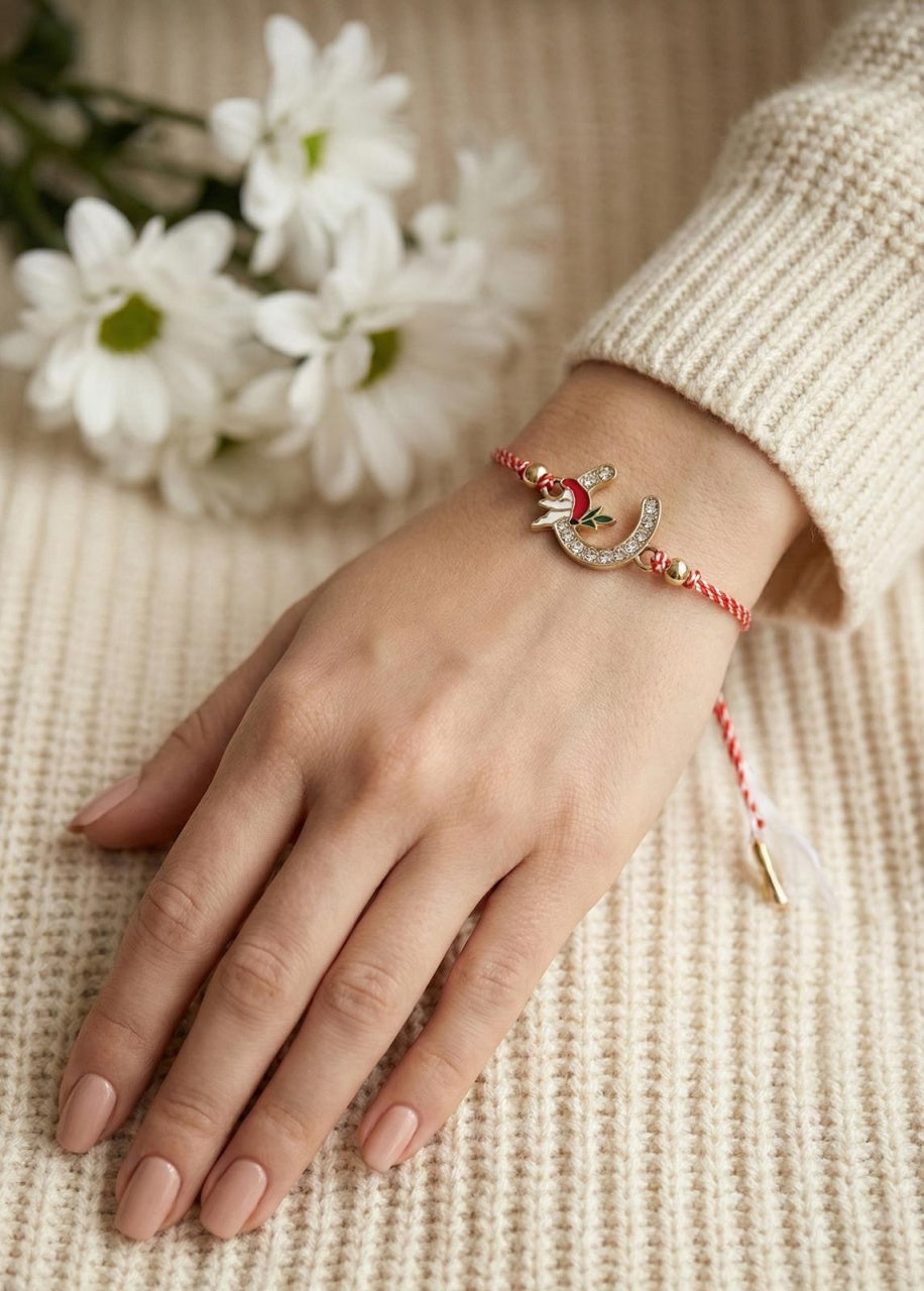 Set 12 bratari martisor cu potcoava stilizata si porumbel, snur rosu alb, ambalate individual