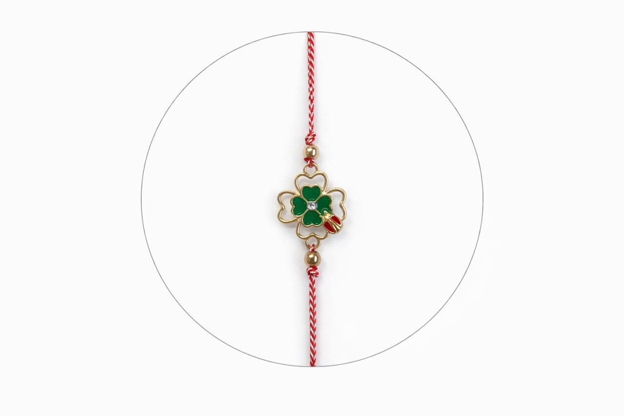 Set 12 bratari martisor cu trifoi norocos si buburuza, snur rosu alb, ambalate individual