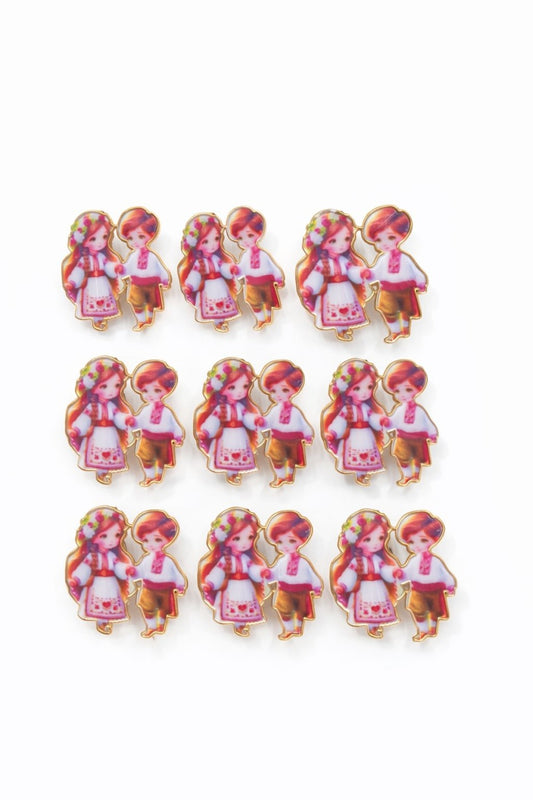 Set 12 brose Martisor pe carton prezentare, 17x10 cm, Cadou 1 Martie, Copii in port popular