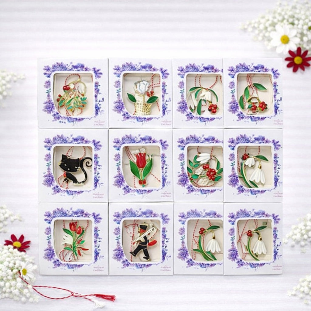 Set 18 brose martisor modele combinate, ambalaj individual, brosa medie, 8.5x8.5cm