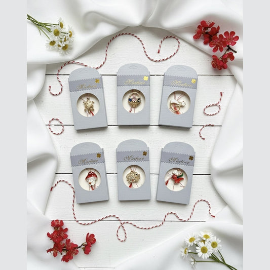 Set 24 Brose Martisor, 11x6 cm, modele mixte, Cadou 1 Martie Femei, Ambalate individual