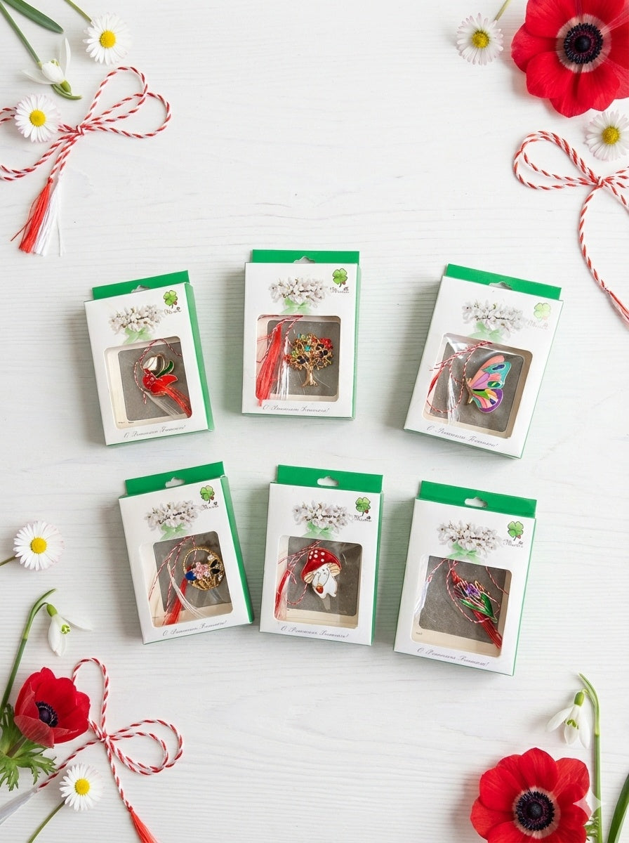 Set 24 Brose Martisor, 8x6 cm, modele mixte, Cadou 1 Martie Femei, Ambalate individual
