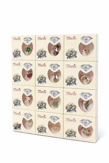 Set 24 brose martisor modele combinate, ambalaj individual elegant, 9x7.5cm