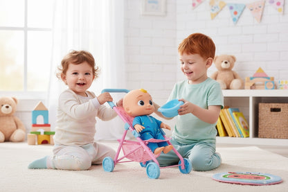 Set Jucarie CoComelon , Papusa JJ in Pijamale Albastre cu Carucior si Olita, 38x23 cm, 3+
