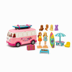 Set papusi cu rulota van de vacanta si accesorii plaja, surf si schimb haine, roz 34x24 cm