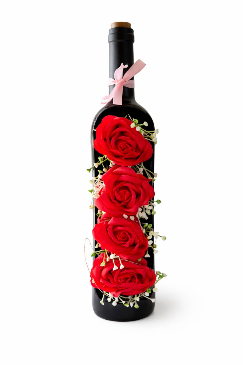 Sticla Decorativa cu 4 Trandafiri Rosii si LED, Cadou Romantic cu Lumina, 31x7x9 cm